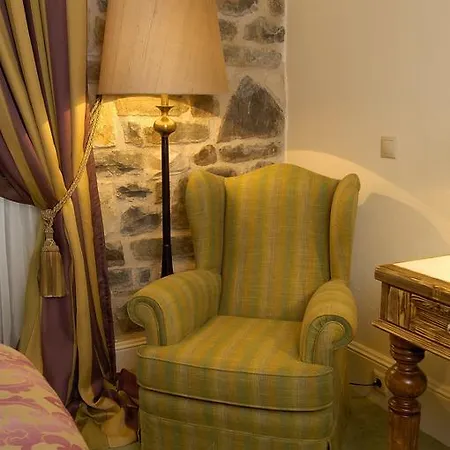 Hotel Emotions Country Voutiron